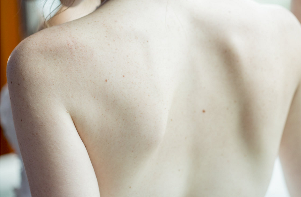 mans shoulders